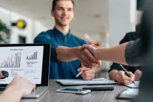 Jak wybrać skuteczne kosmetyki na trądzik dorosłych w 2025: ranking redakcji + porady dermatologa — test składników, alternatywy bez recepty i plan pielęgnacji krok po kroku